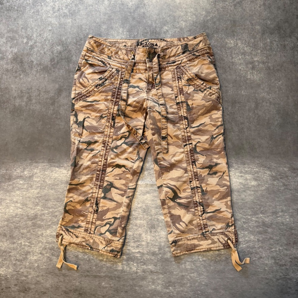 VTG Y2K Arizona Jean Co Camo Cargo Capri Pants Womens Size 9 Gorpcore Utility
